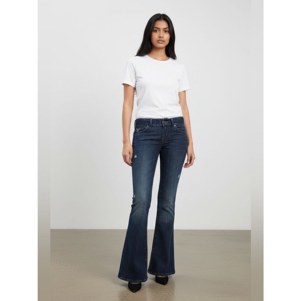 Vince Flare Low Rise Jeans in Mykonos Wash Distressed Size 28 - Picture 1 of 14